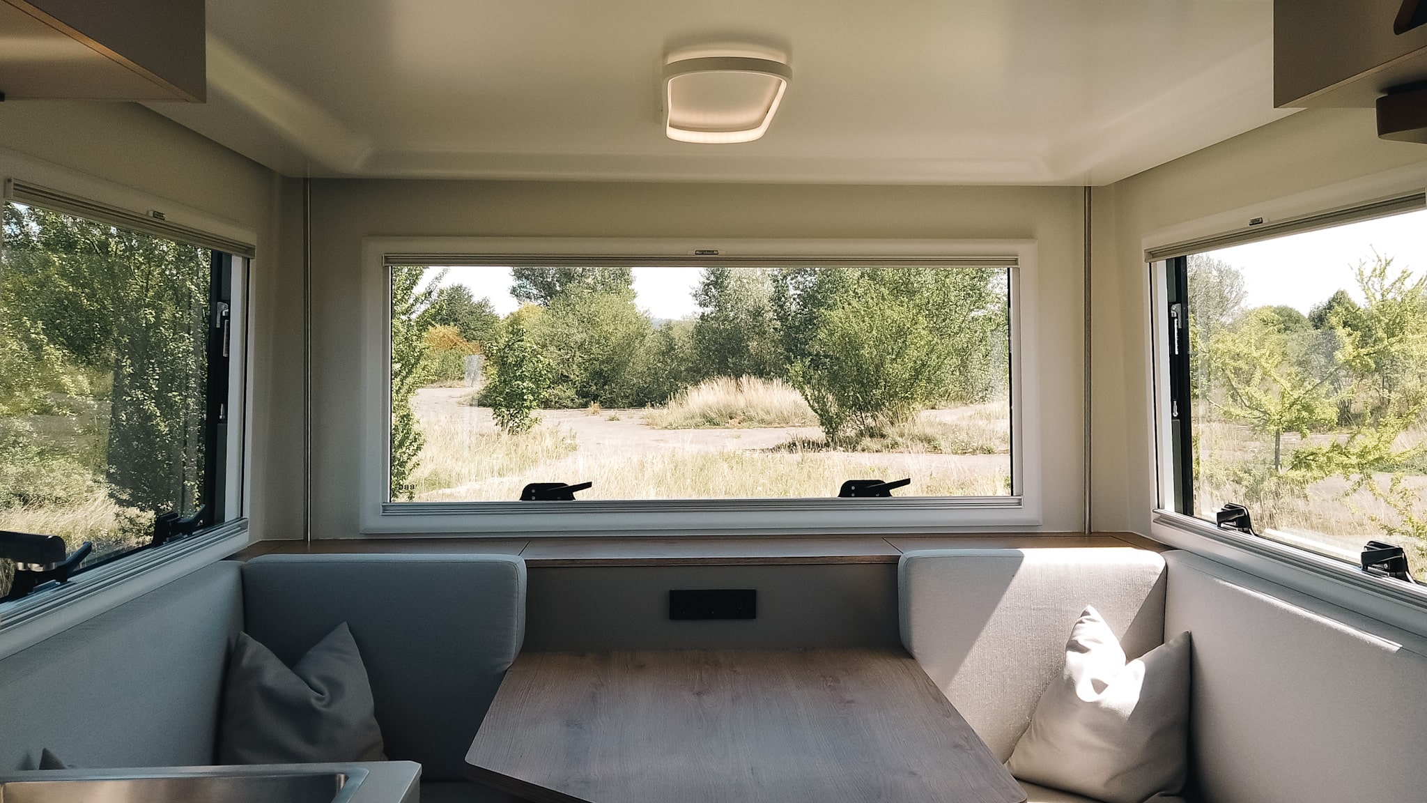 Mono interior carousel
