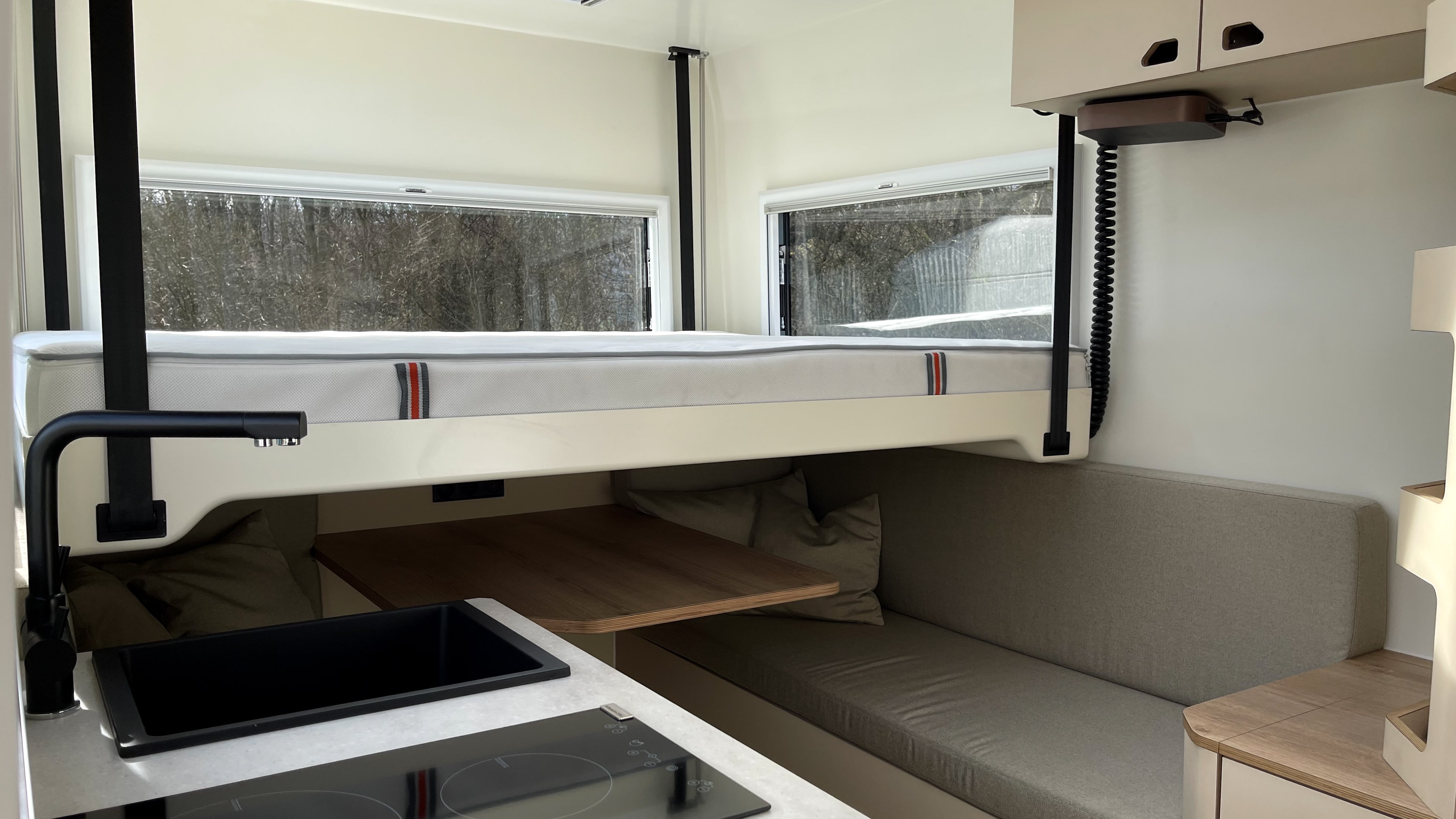 Mono interior carousel