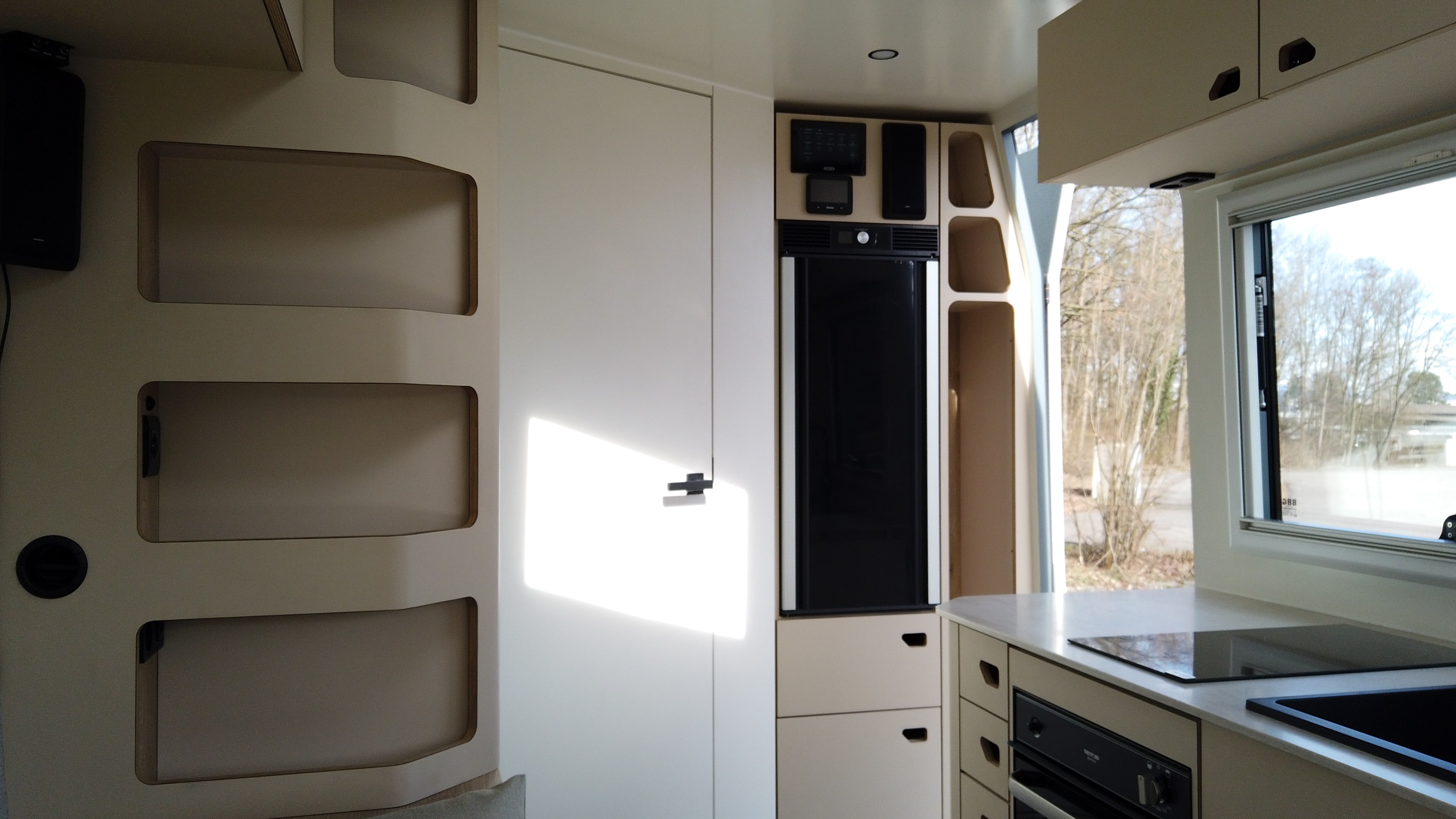 Mono interior carousel